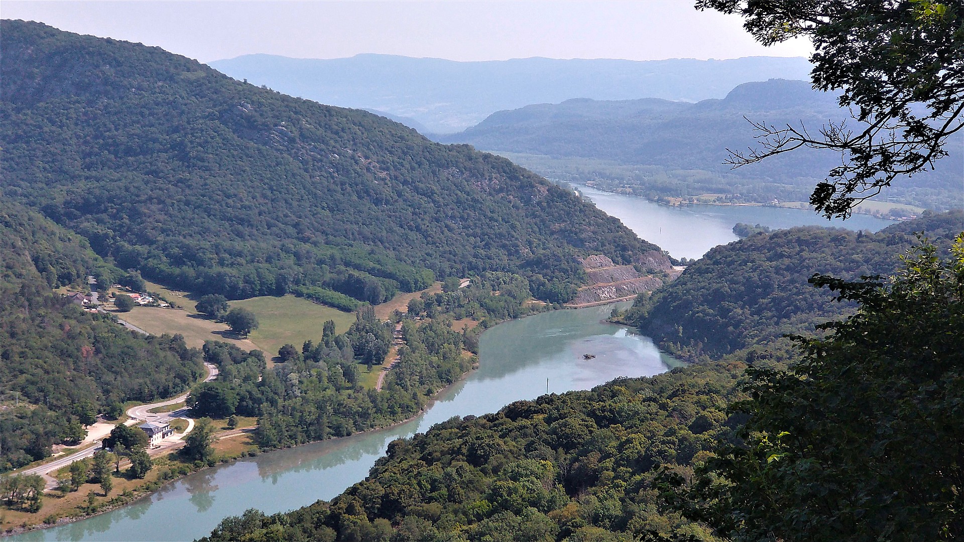 Descente de Parves - Point de vue sur le Rhône