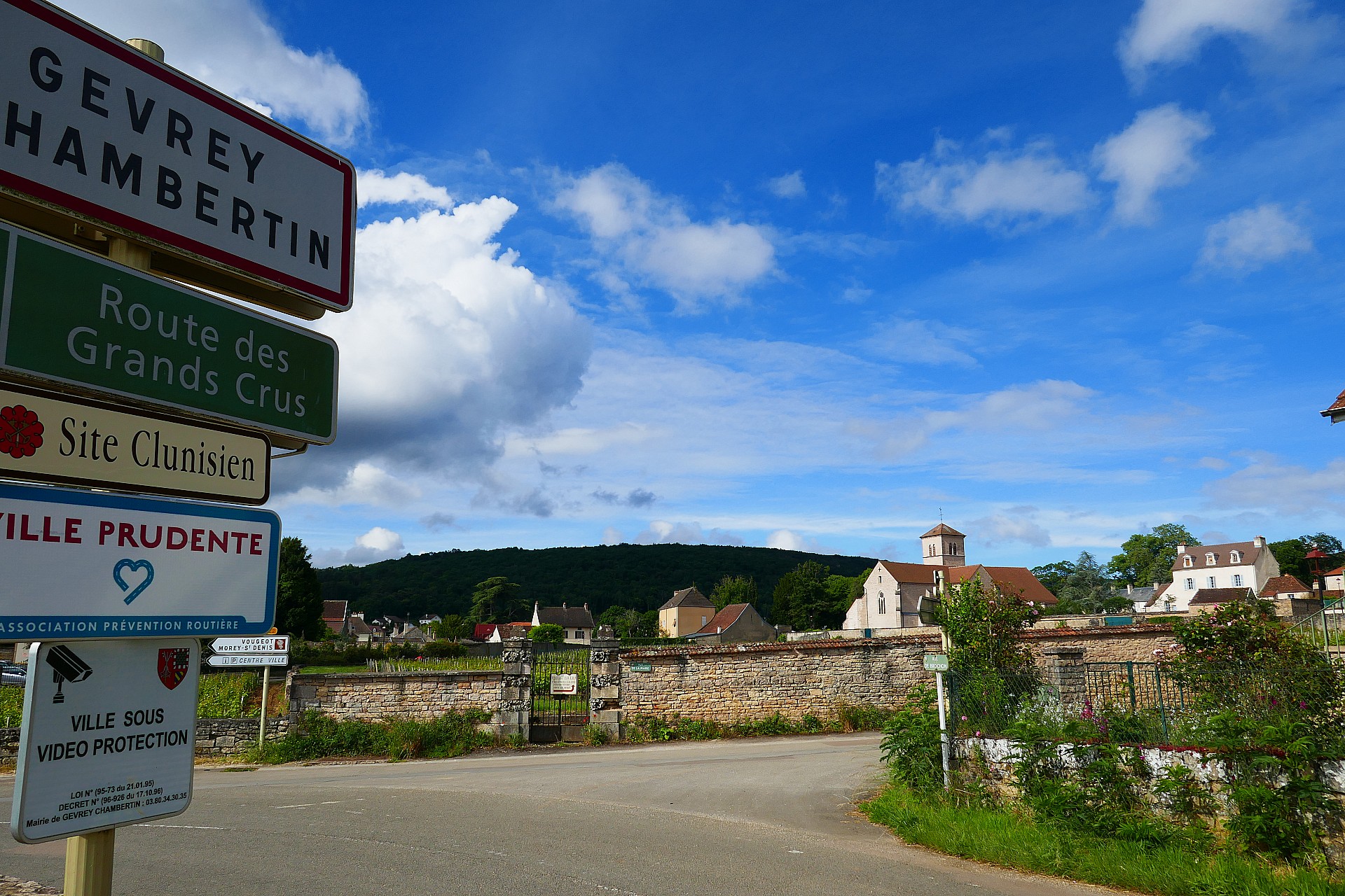 Entrée Nord de Gevrey Chambertin.