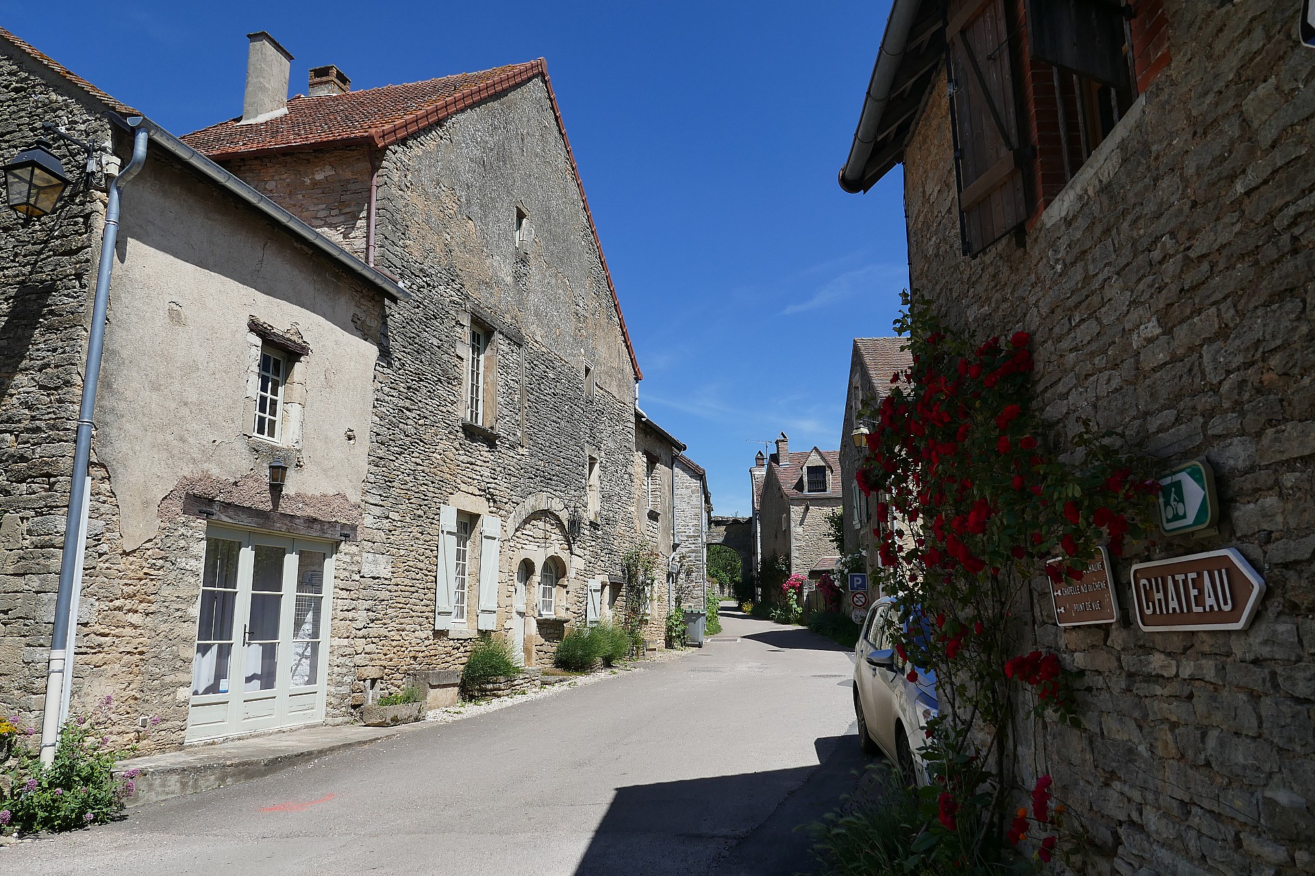 A gauche ici, pour descendre sur Panthier