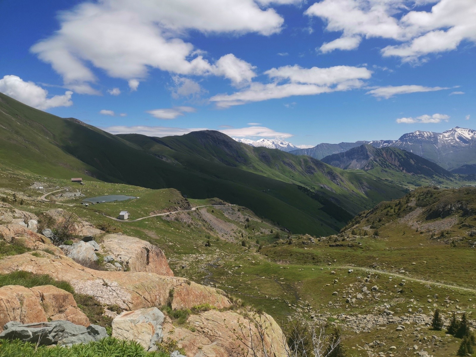 Col de la Croix de Fer, vue sur la descente