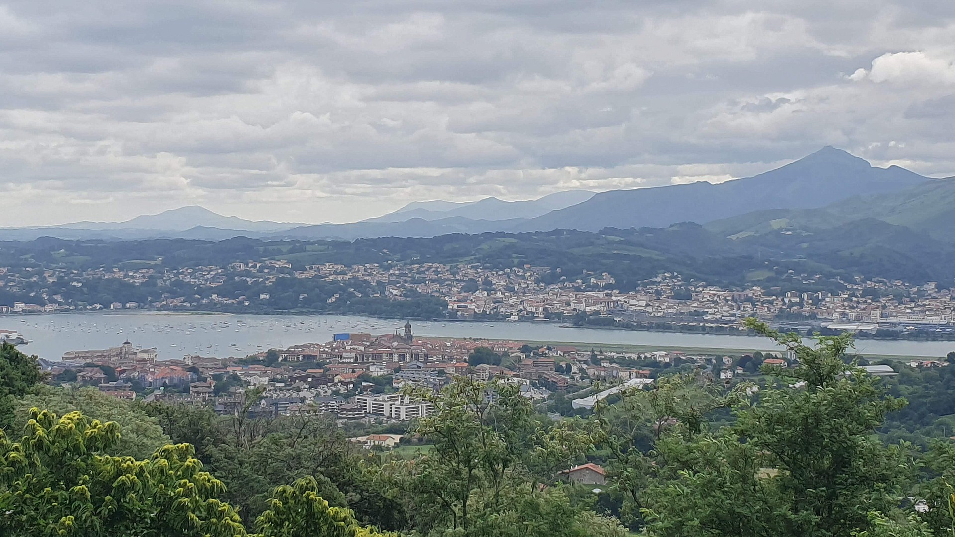 Baie de Txingudy (Bidassoa) avec Hondarribia et Hendaye