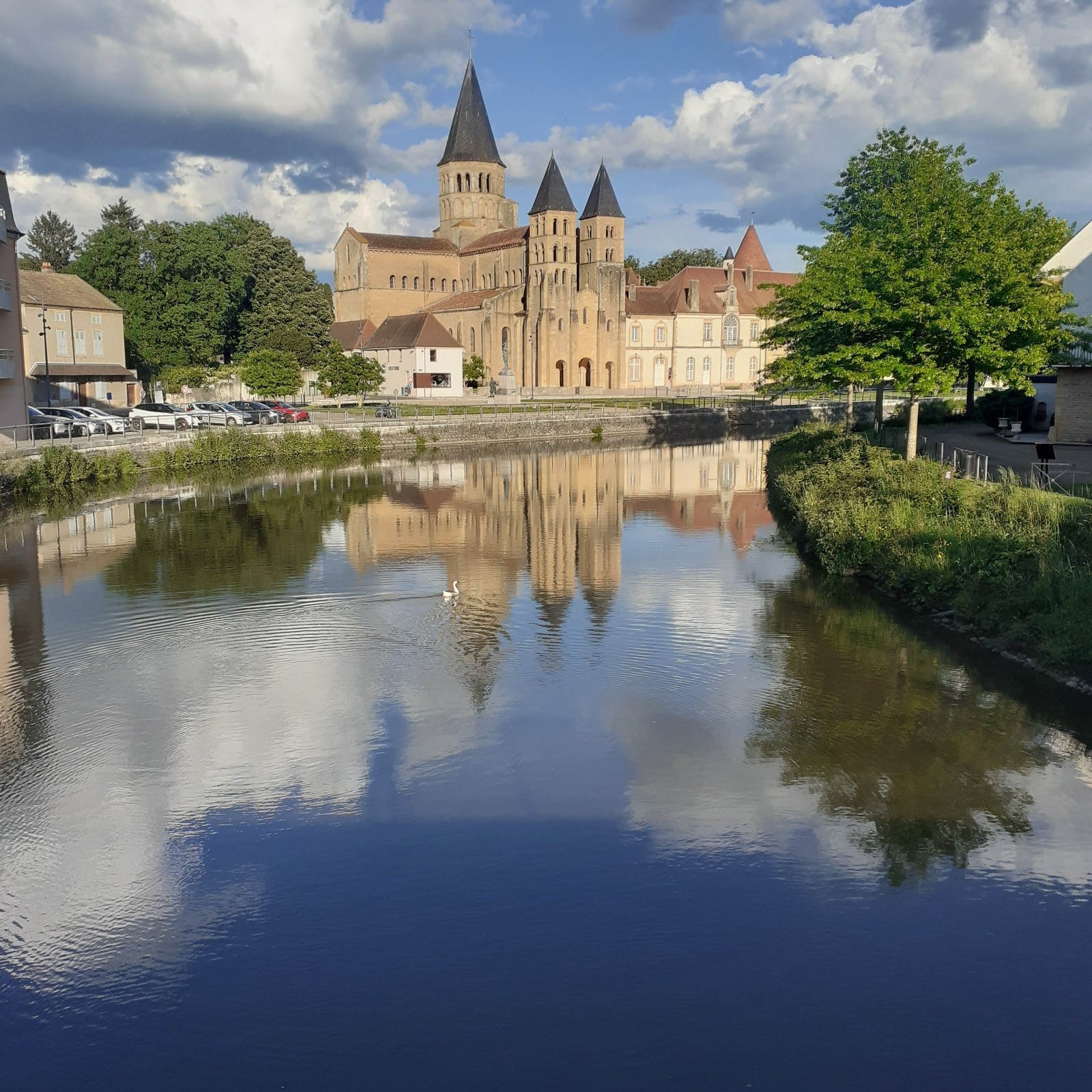 #1 Basilique de Paray le Monial Basilique de Paray le Monial
