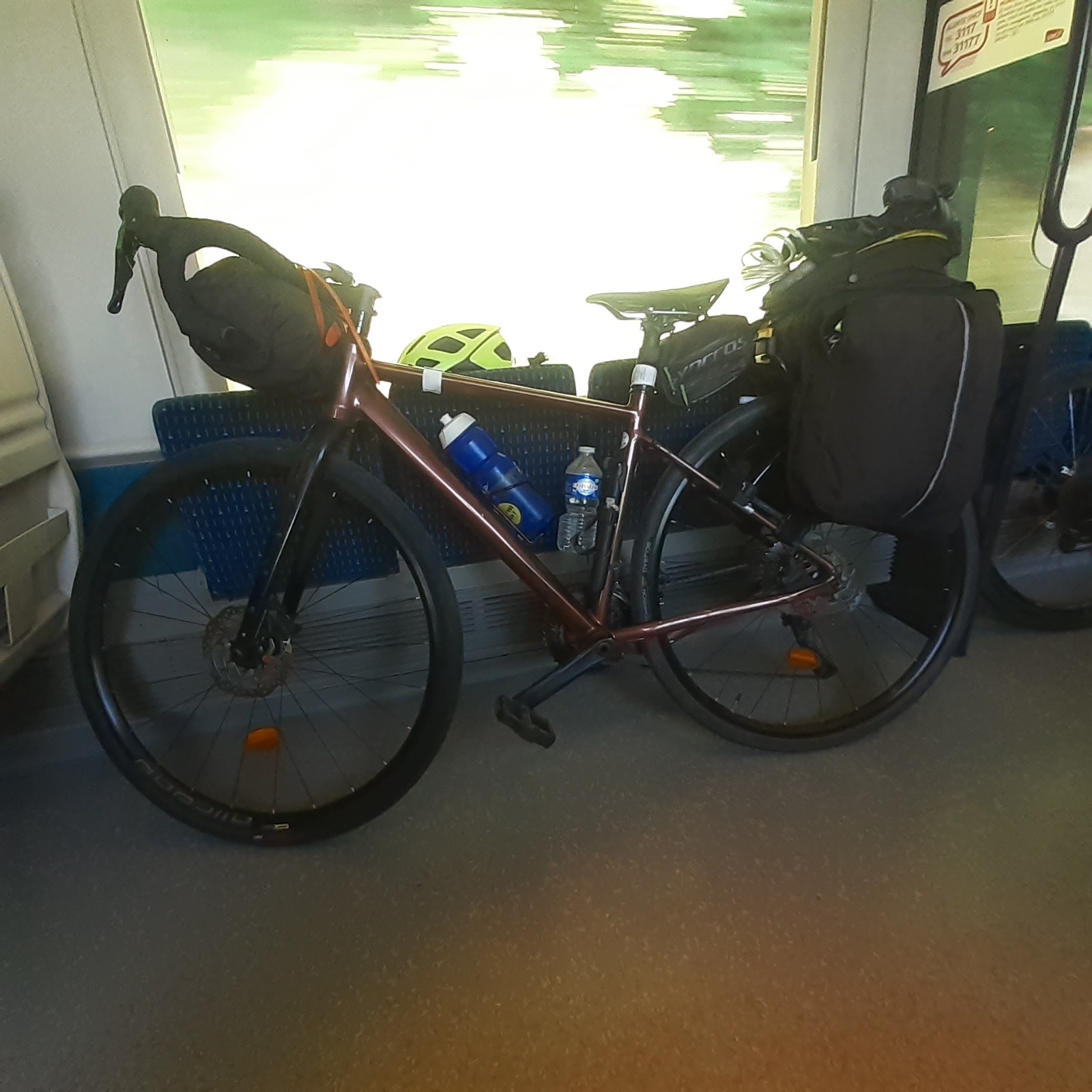 #27 J3, dans le TER au retour, depuis Monestier de Clermont J3, dans le TER au retour, depuis Monestier de Clermont