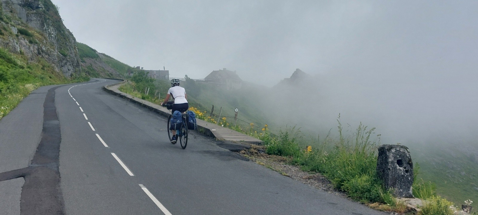  Pas de Peyrol dans la brume 