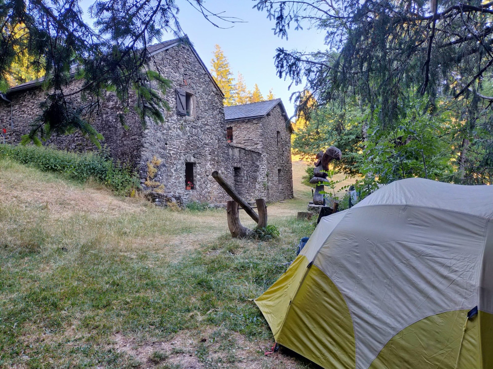 #2 Gi^te d Gi^te d'étape de Cap de Coste, superbe bâtiment cévenol où l'on peut bivouaquer