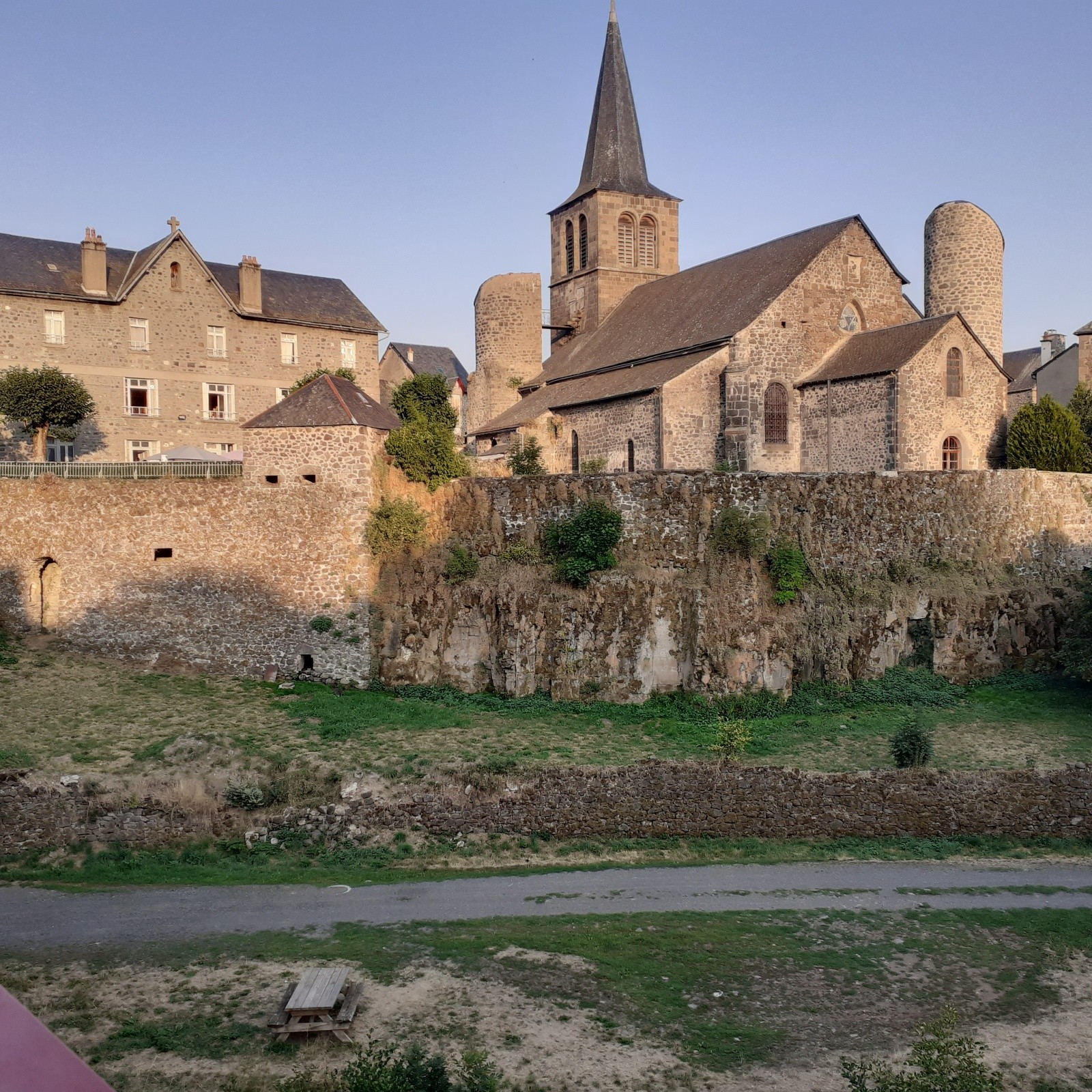 #5 J1 Allanche, les remparts J1 Allanche, les remparts