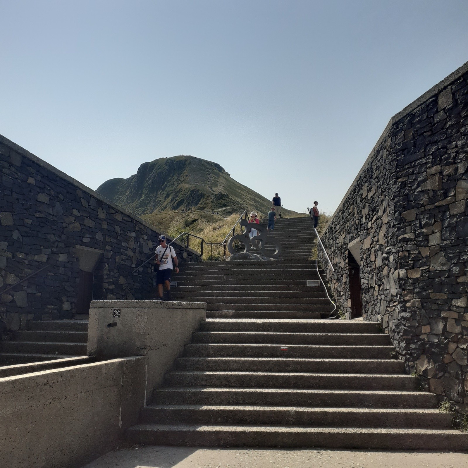 #19 J3, comme à l J3, comme à l'Everest, les summiters montent l'escalier vers le sommet