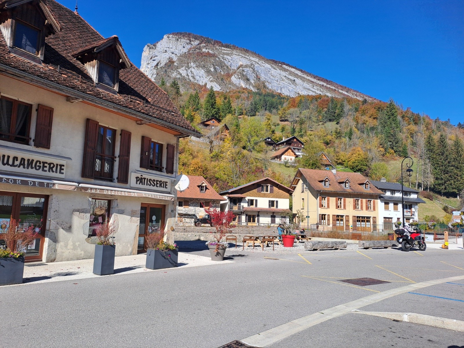 St Pierre d'Entremont 