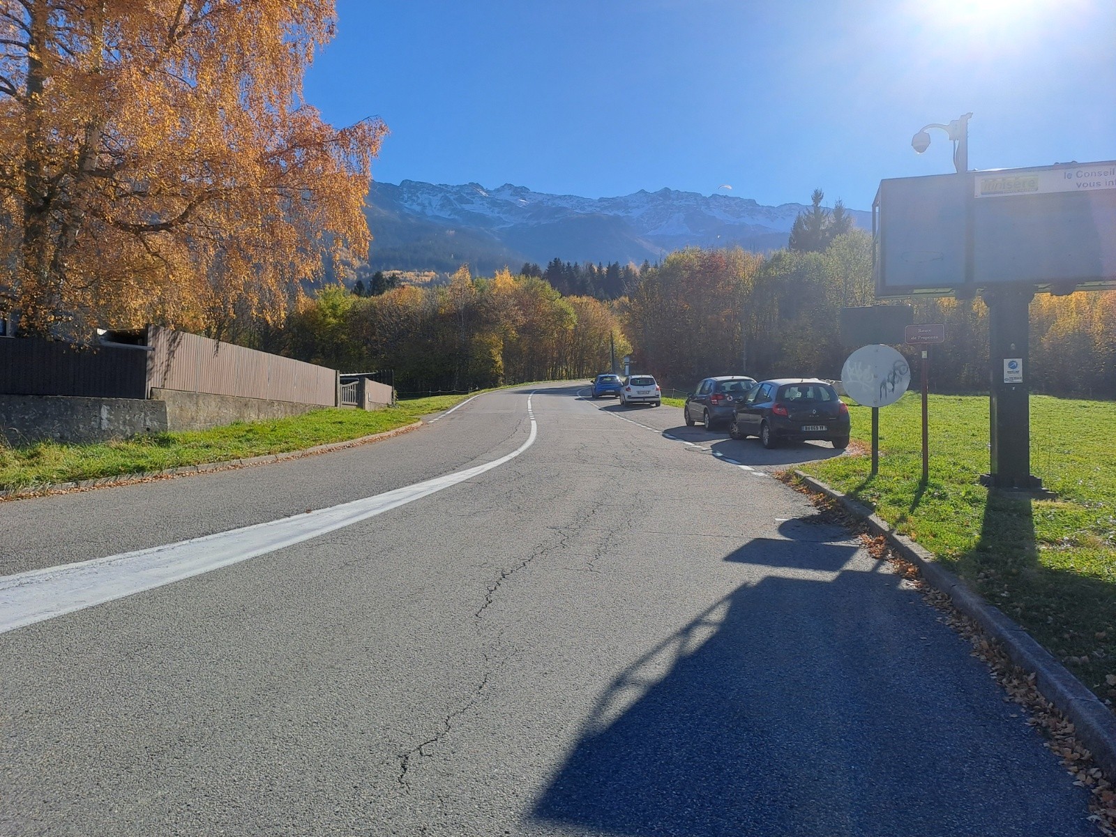 #1 La route de Pipay bien à l La route de Pipay bien à l'ombre à 11h30