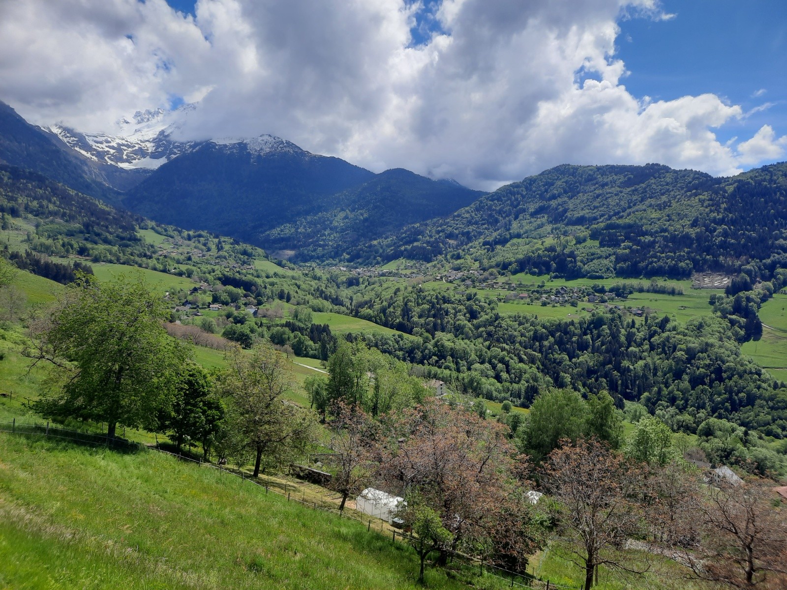 #1 A la descente du col des Mouillesvers St Mury A la descente du col des Mouillesvers St Mury