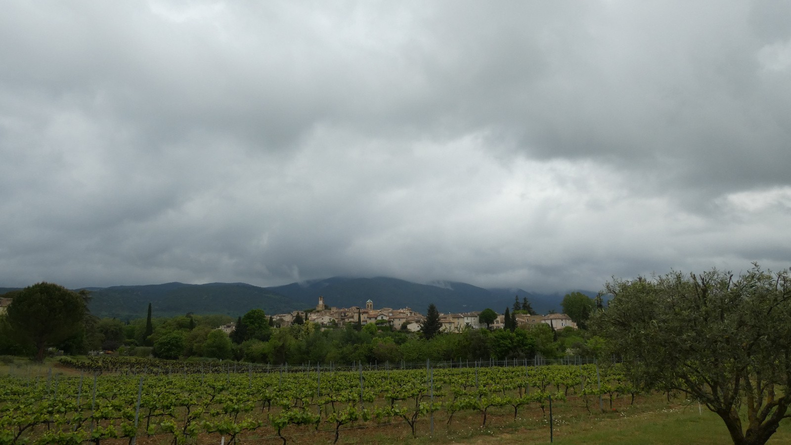 #4 Lourmarin après la pluie Lourmarin après la pluie