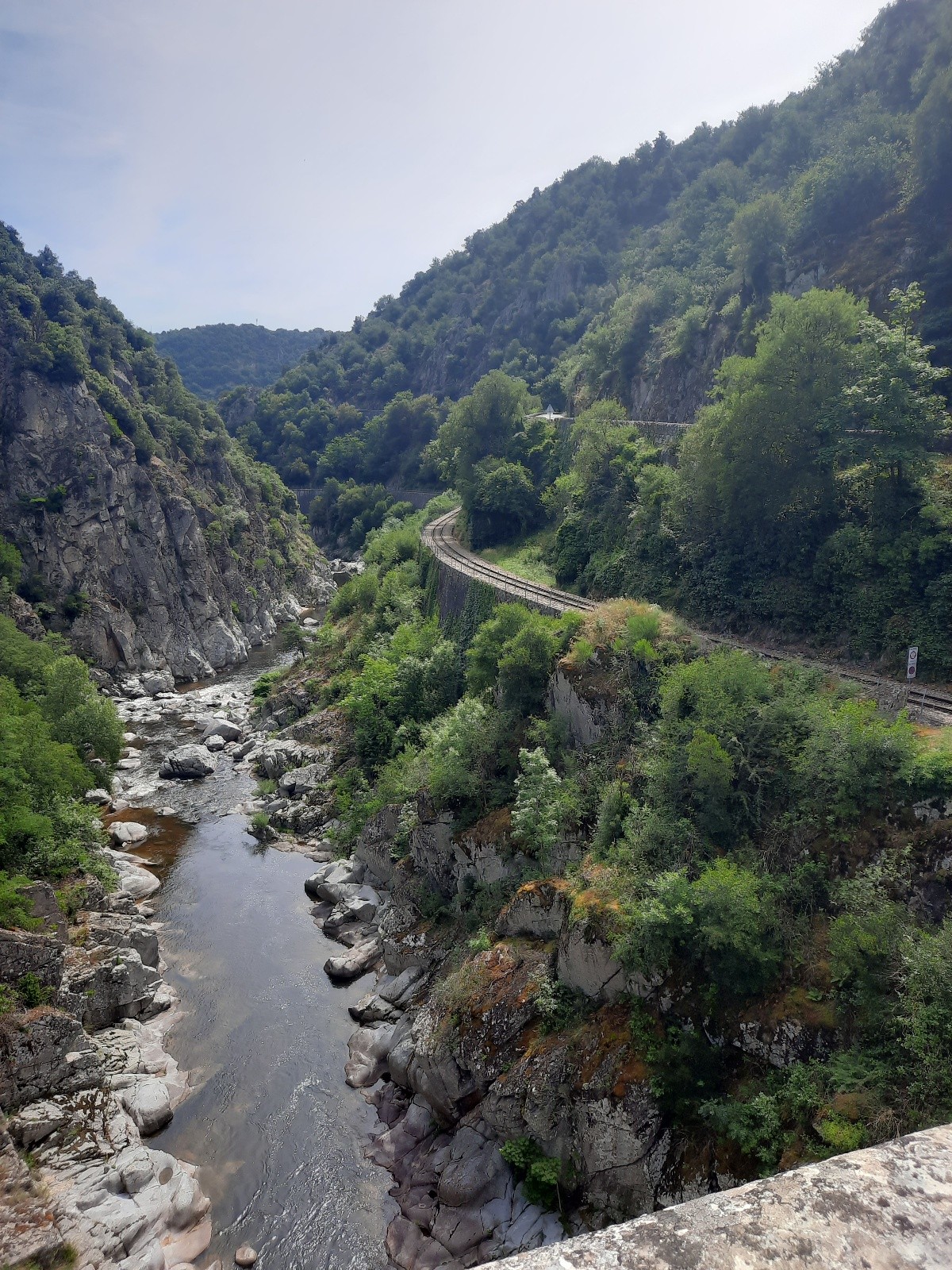 #10 Dans la belle vallée du Doux, le Doux, le Mastrou et la route Dans la belle vallée du Doux, le Doux, le Mastrou et la route