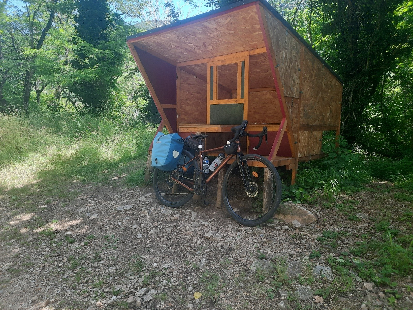 #4 Bivouac après le tunnel de la Chaise entre Le Cheylard et Lamastre Bivouac après le tunnel de la Chaise entre Le Cheylard et Lamastre