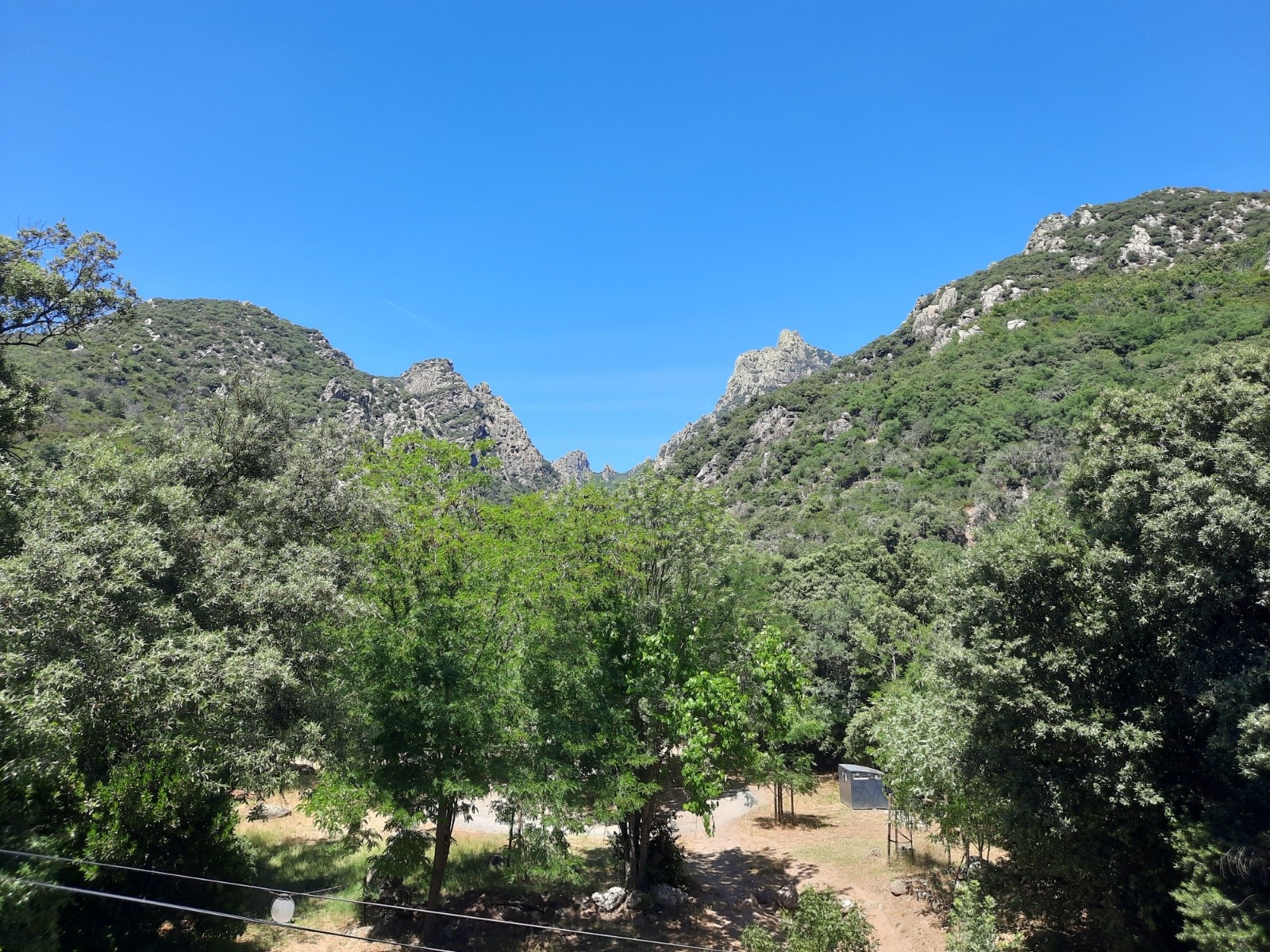 J4 Le Caroux, haut lieu d'escalade dans les Gorges d'Héric
