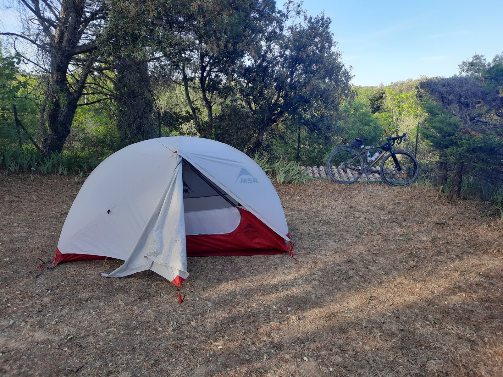 &nbsp;J4 A Laurens, camping l'Oliveraie