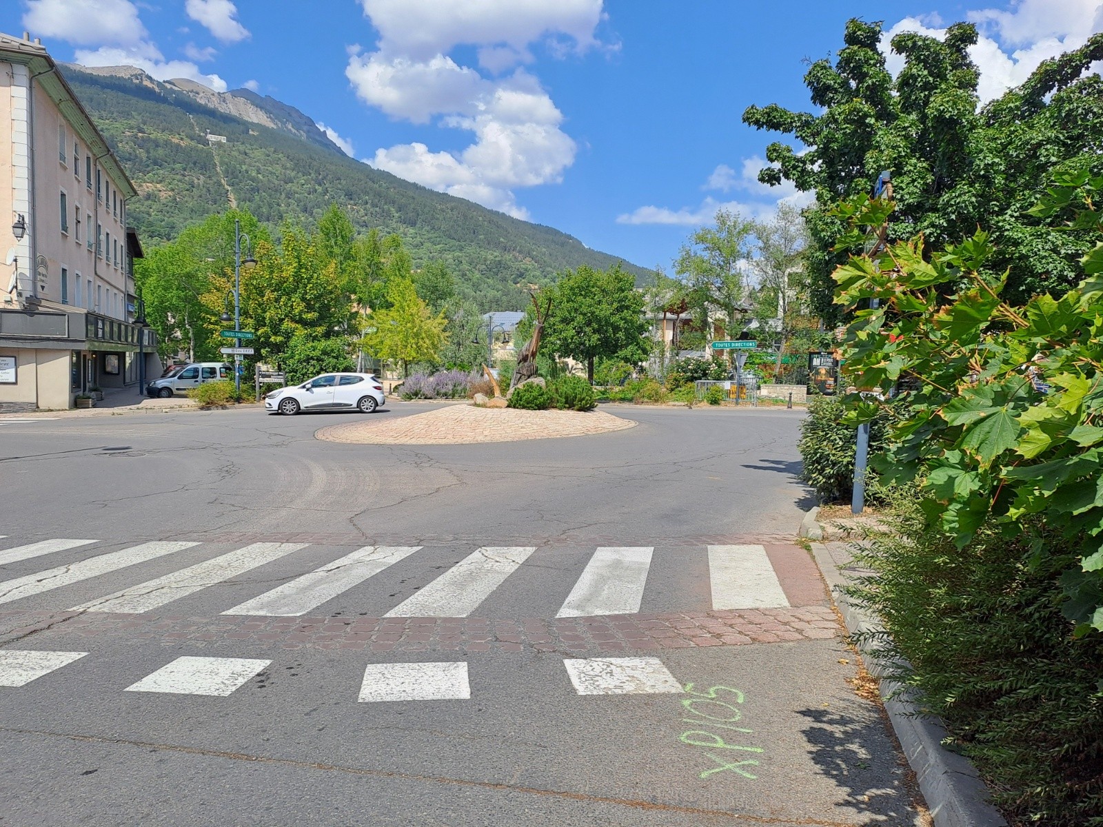#10 Point bas, rond point Briançon Point bas, rond point Briançon