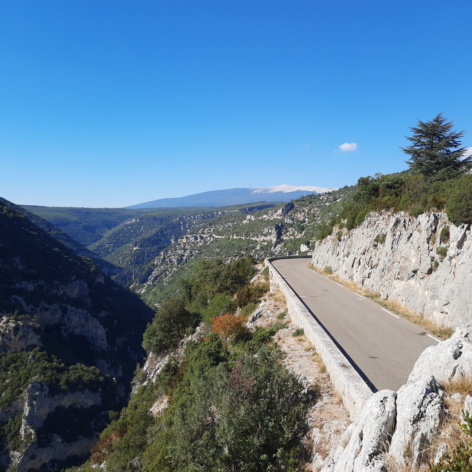 #8 J1, descente des Gorges de la Nesque, parcourue en solitaire ! J1, descente des Gorges de la Nesque, parcourue en solitaire !
