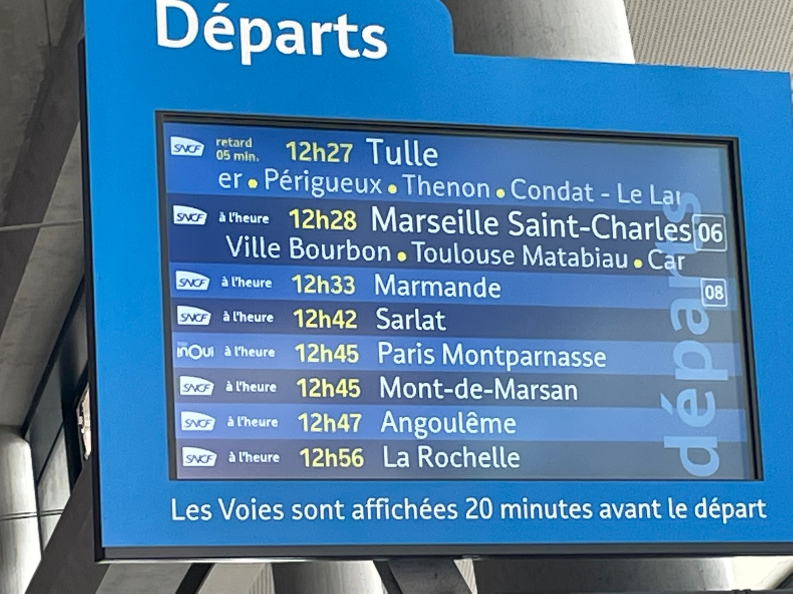 #8 Mon train est affiché (12h27 pour Tulle)... la suite sera croquignolesque !!! Mon train est affiché (12h27 pour Tulle)... la suite sera croquignolesque !!!