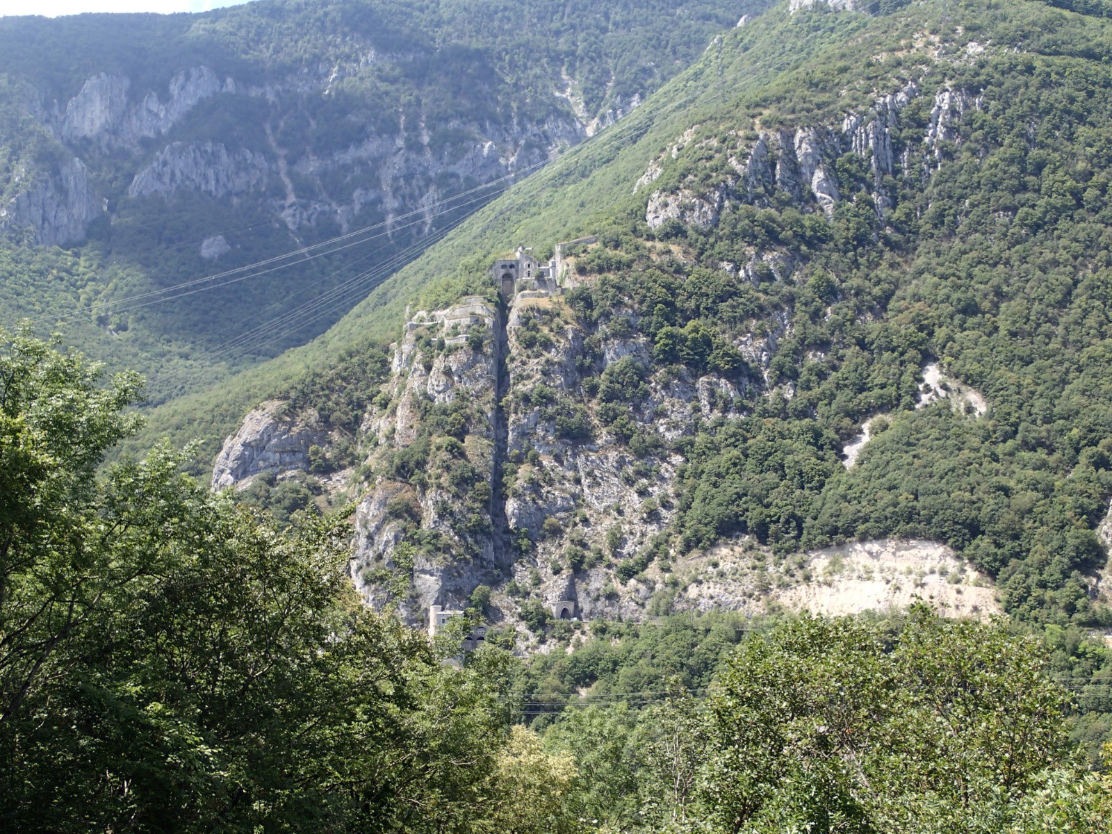 #11 ... puisque le fleuve coule au fond d ... puisque le fleuve coule au fond d'une gorge, du coup faut grimper pas mal !!!