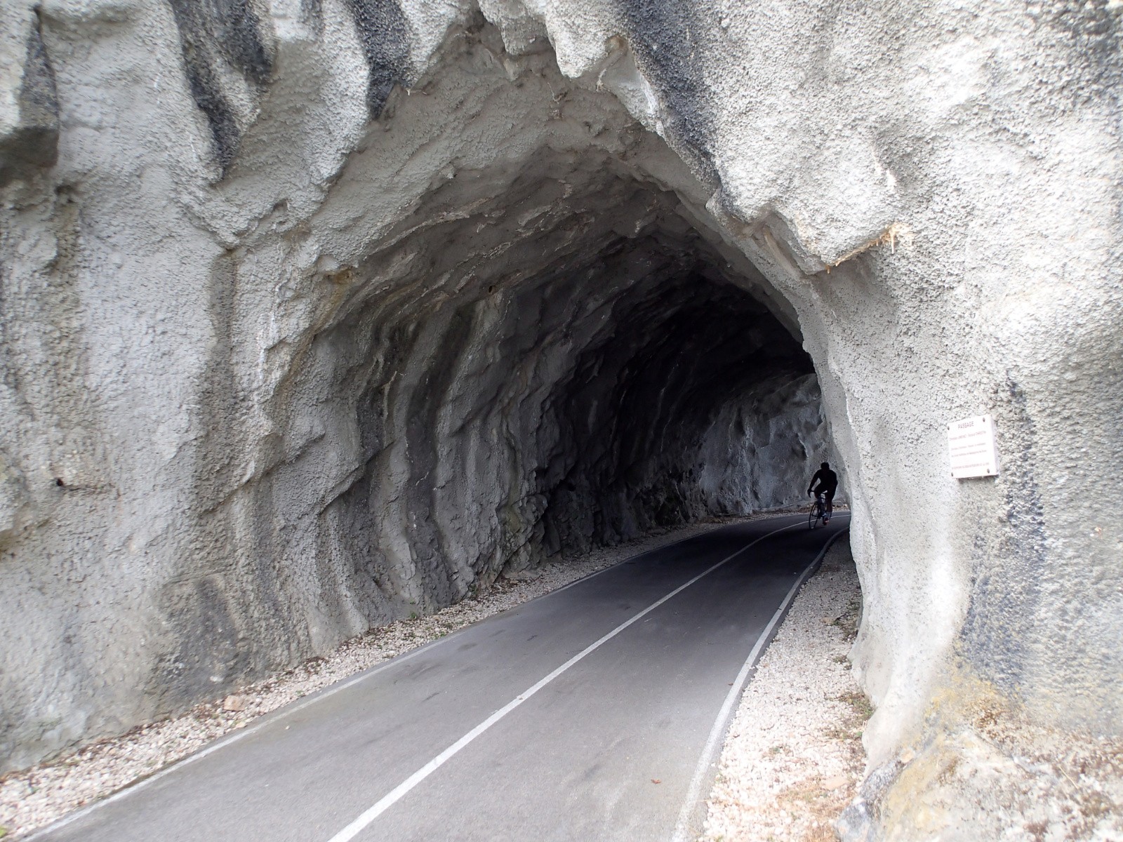 #5 Y Y'a même un tunnel sur la voie verte ...