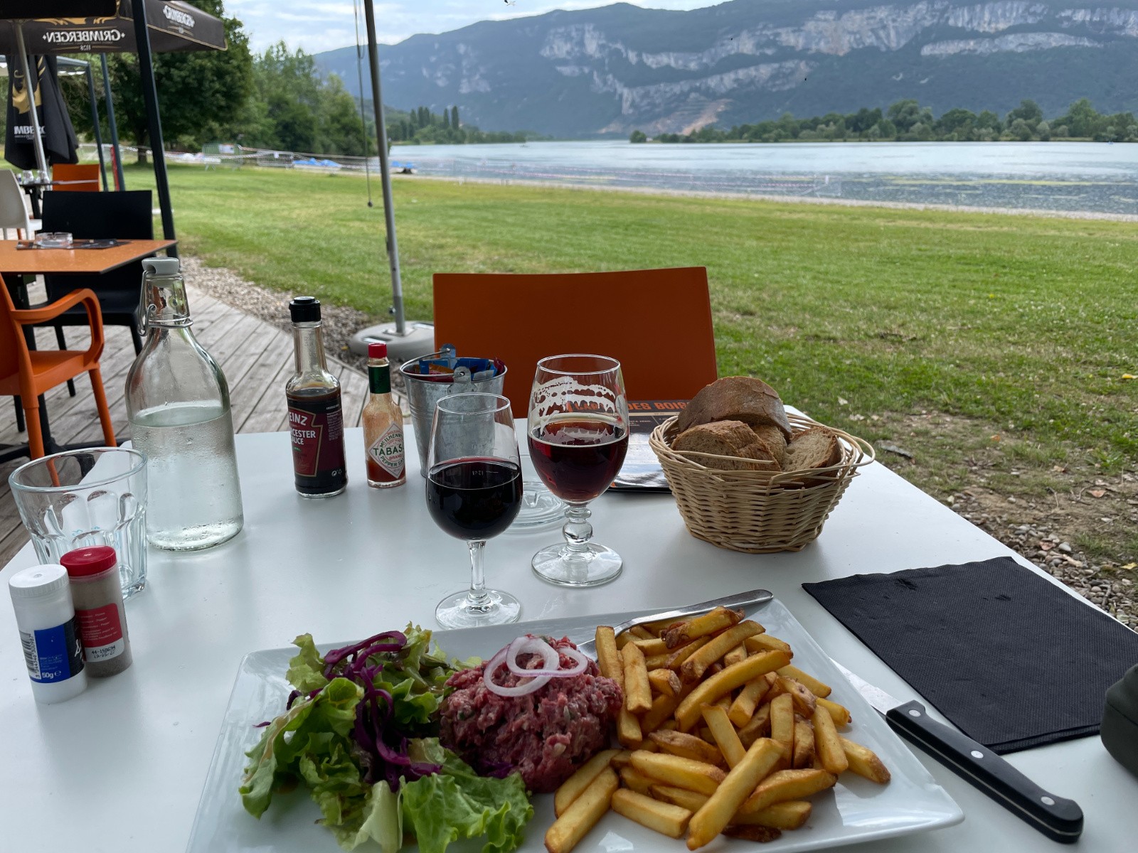 #7 Arrêt repas à la base de loisirs de l Arrêt repas à la base de loisirs de l'ile de la Comtesse... miam !