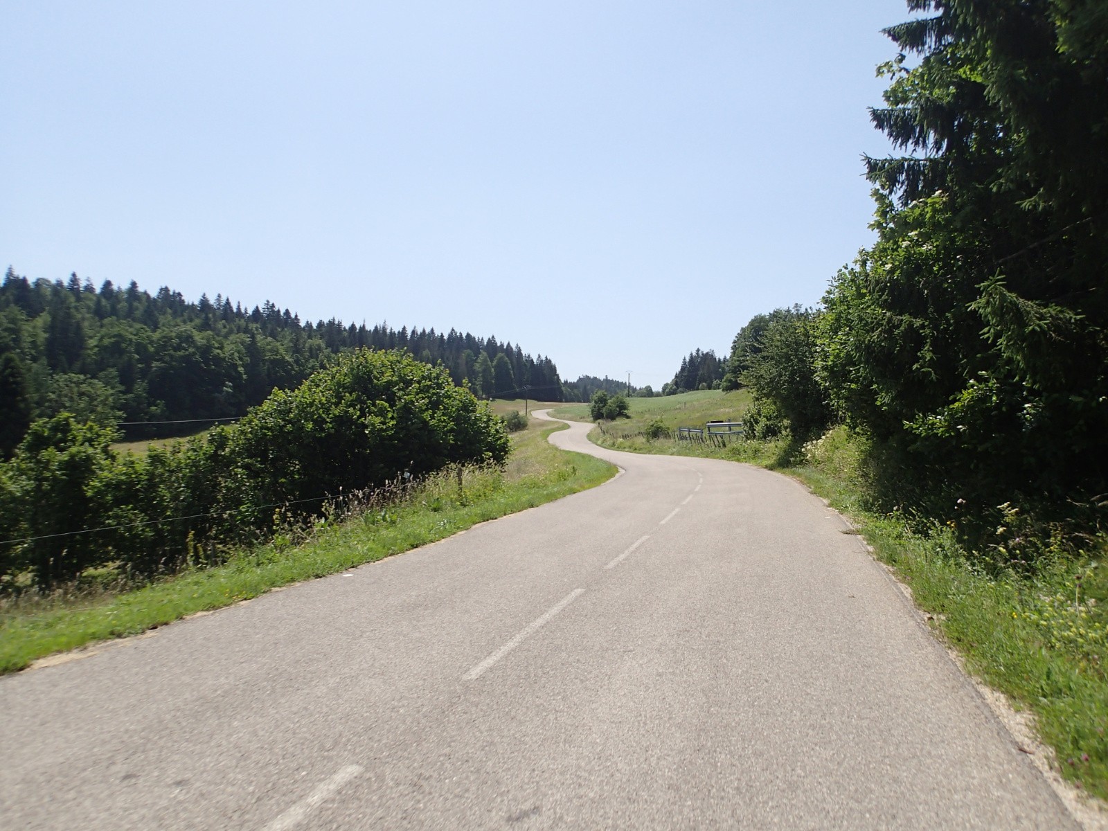 #16 La route ondule vers l La route ondule vers l'hrizon...