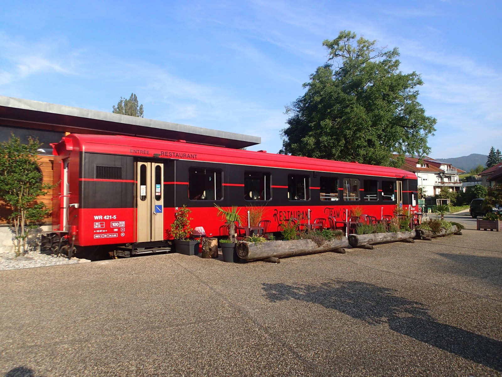Avoui, y'a bien eu un tramway ici, comme je l'ai supposé hier soir !