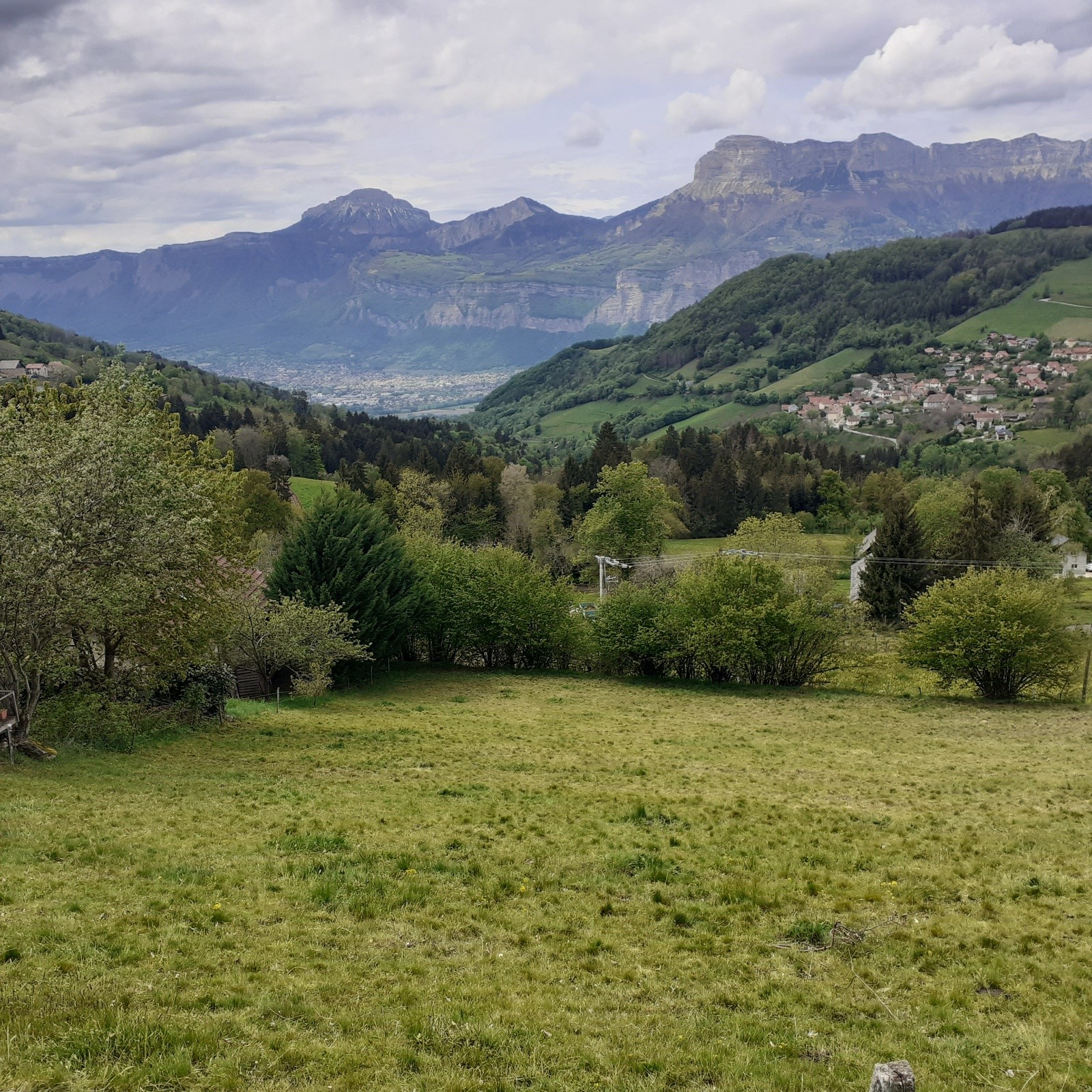 #2 Vue sur la vallée en montant vers les Mouilles Vue sur la vallée en montant vers les Mouilles