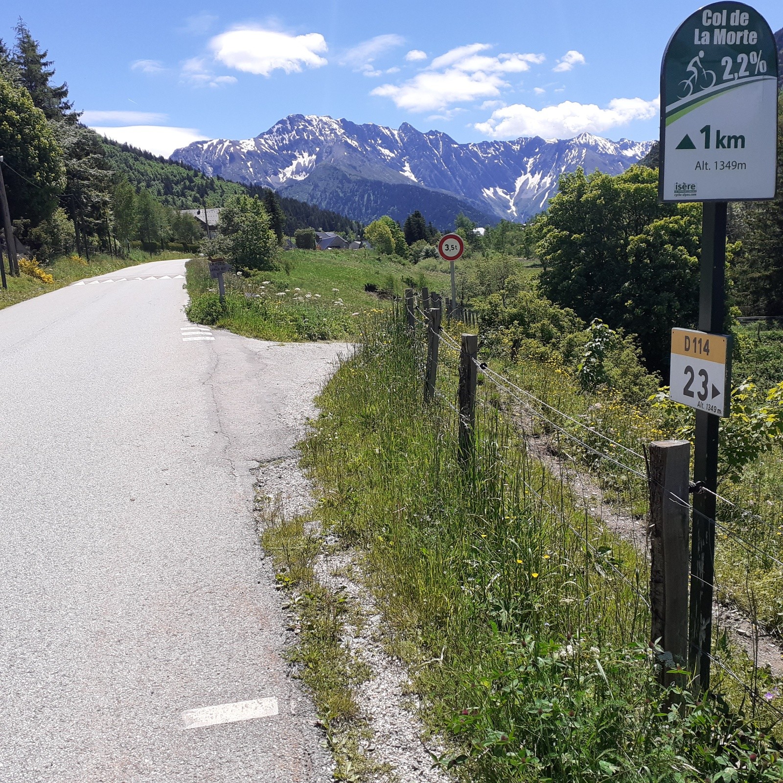 #1 Bientôt au col de la Morte sous le regard du Grand Armet Bientôt au col de la Morte sous le regard du Grand Armet