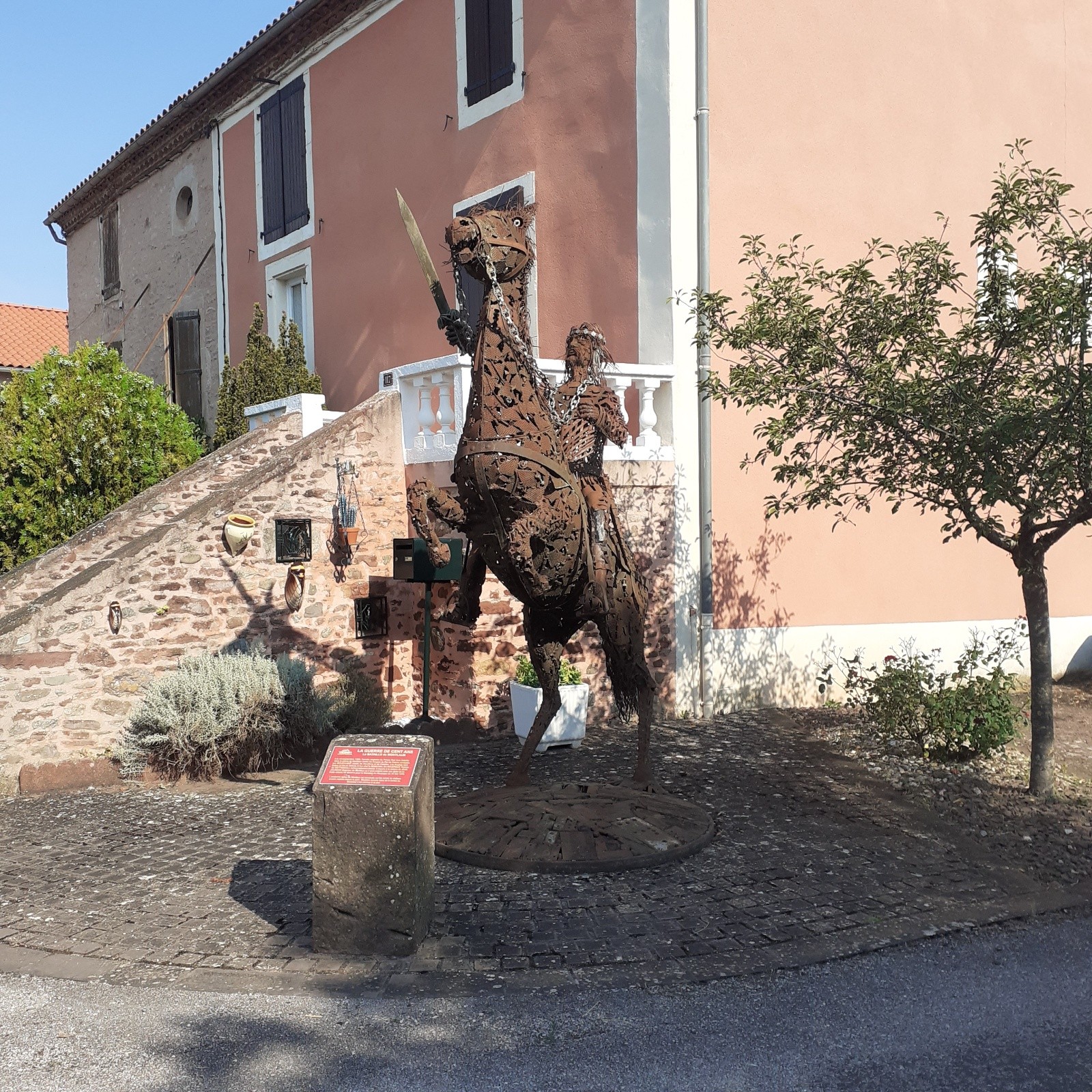 #2 Le chevalier de fer à Montlaur Le chevalier de fer à Montlaur